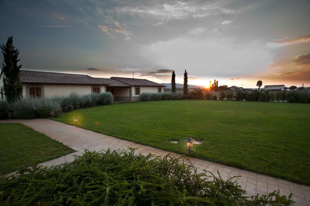 Agriturismo Le Rondini Di Francesco Di Assisi 칸나라 외부 사진