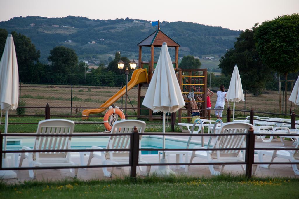 Agriturismo Le Rondini Di Francesco Di Assisi 칸나라 외부 사진