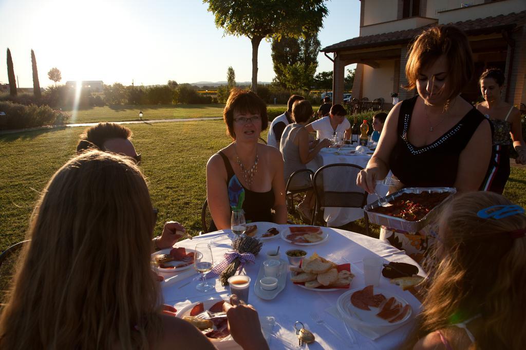 Agriturismo Le Rondini Di Francesco Di Assisi 칸나라 외부 사진