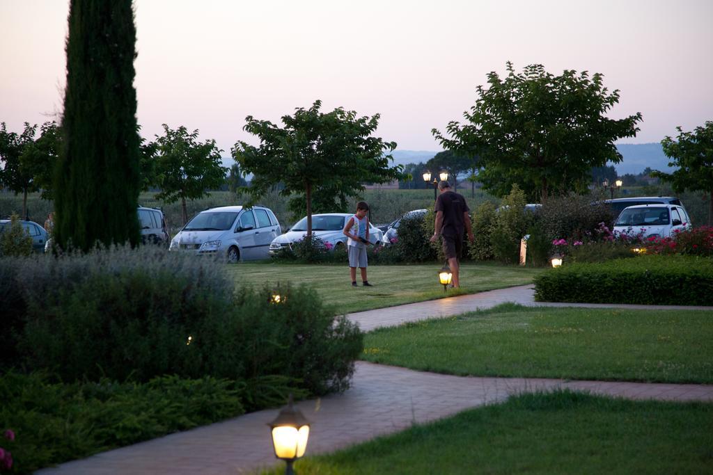 Agriturismo Le Rondini Di Francesco Di Assisi 칸나라 외부 사진